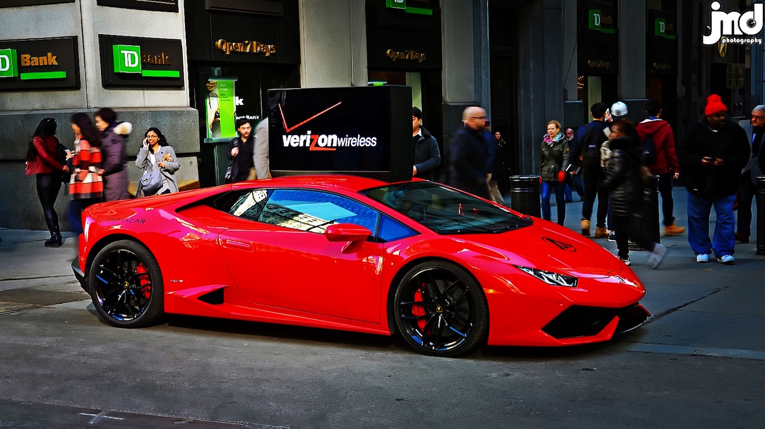 Lamborghini Huracán poseert als reclamebord