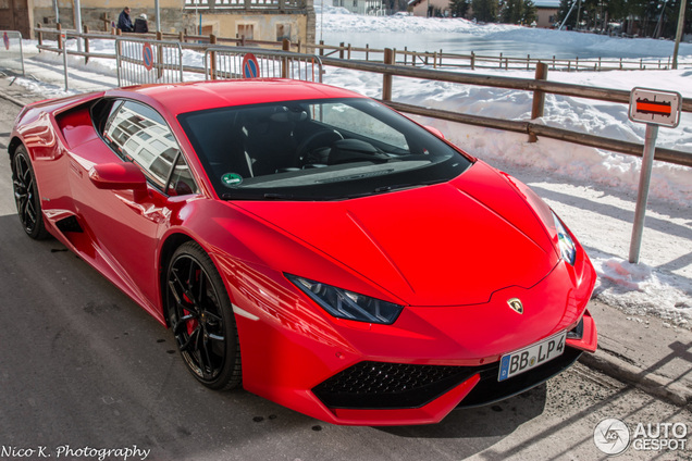 Kleurrijke Lamborghini-combo vrolijkt St. Moritz op
