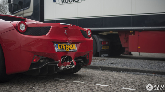 Wat is er met deze Ferrari 458 Spider gebeurd?