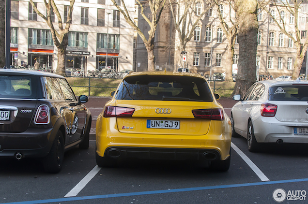 Gele Audi RS6 Avant is verfrissend in Düsseldorf