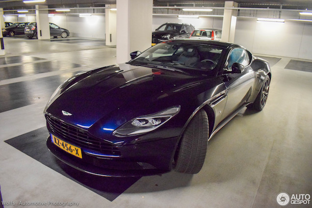 Aston Martin DB11 is in de juiste kleur heerlijk