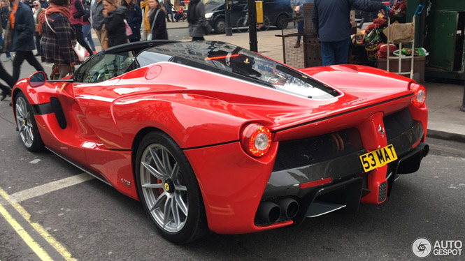 Londen wordt Ferrari LaFerrari Aperta stad
