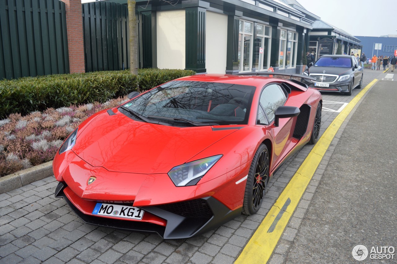 Spot van de Dag: Rode Lamborghini Aventador SV in Roermond