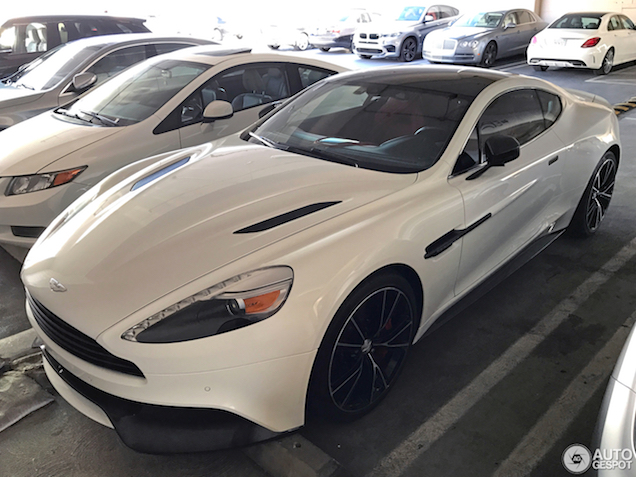 Niet meer doen: Aston Martin Vanquish in het wit