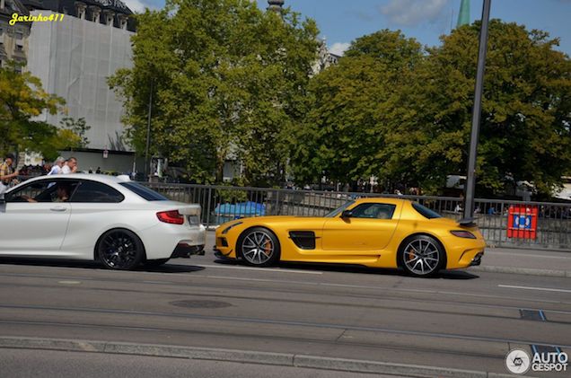 Gele Mercedes-Benz SLS Black Series blijft verfrissend