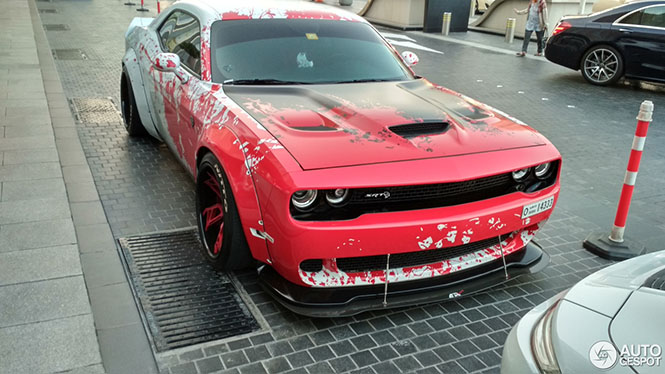 Gewoon nee, Dodge Challenger SRT-8 Hellcat door Liberty Walk