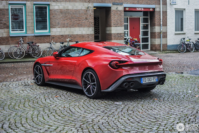 Rode Aston Martin Vanquish Zagato wordt niet vergeten