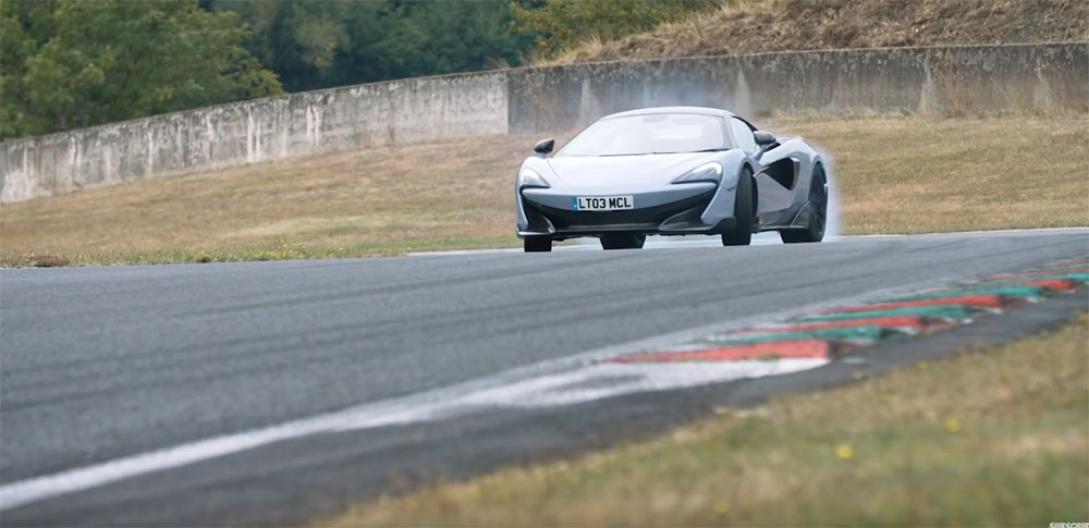 Filmpje: Chris Harris trapt in de McLaren 600LT