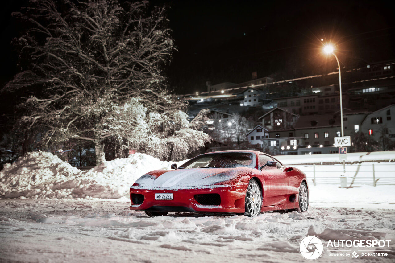 Koning van de winter gespot: Ferrari Challenge Stradale