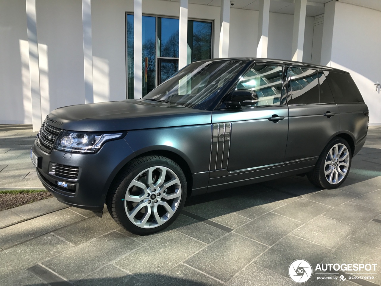 Range Rover SVAutobiography blijft de koning