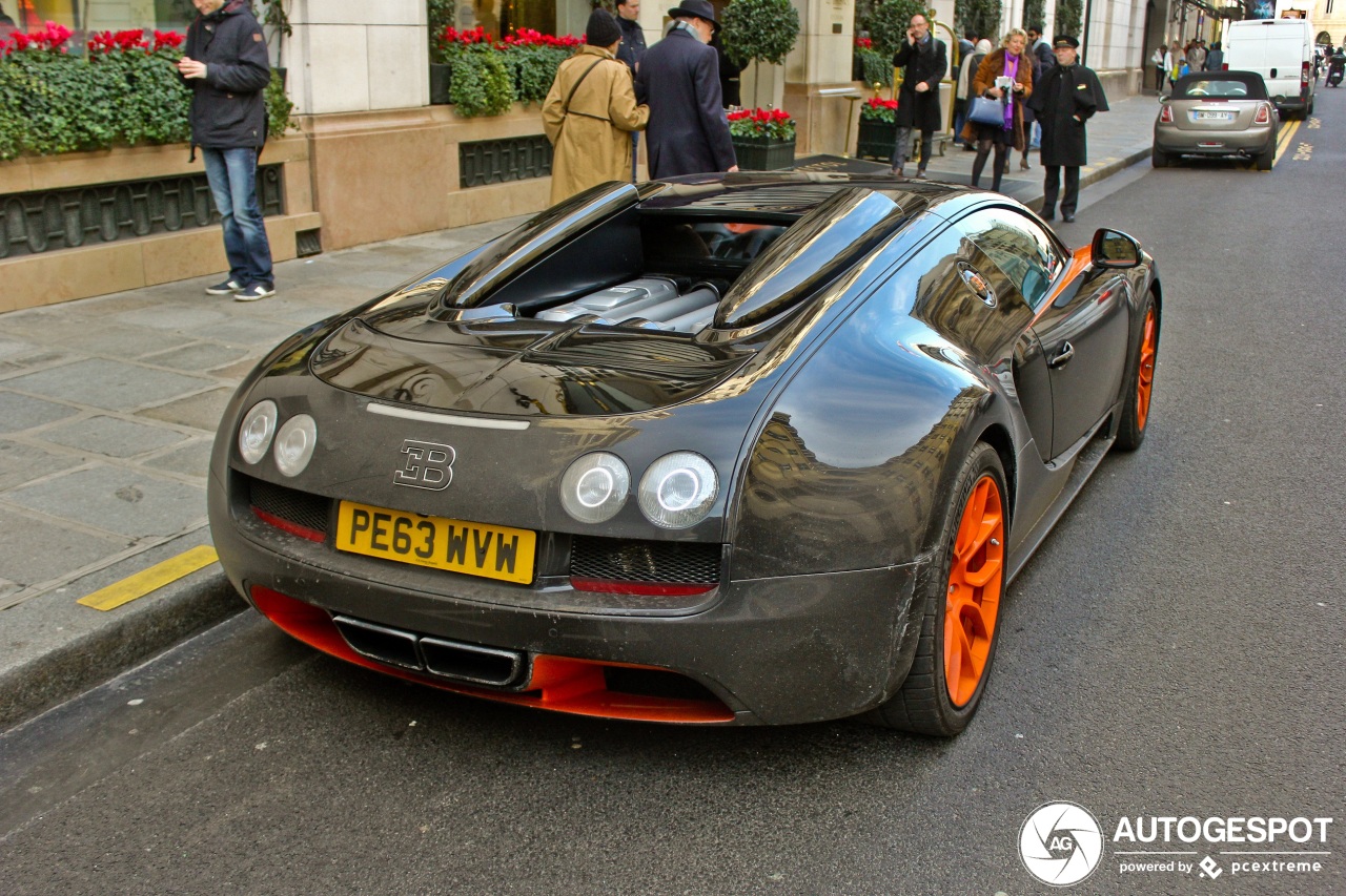 Bugatti Veyron 16.4 Grand Sport Vitesse in Parijs gespot