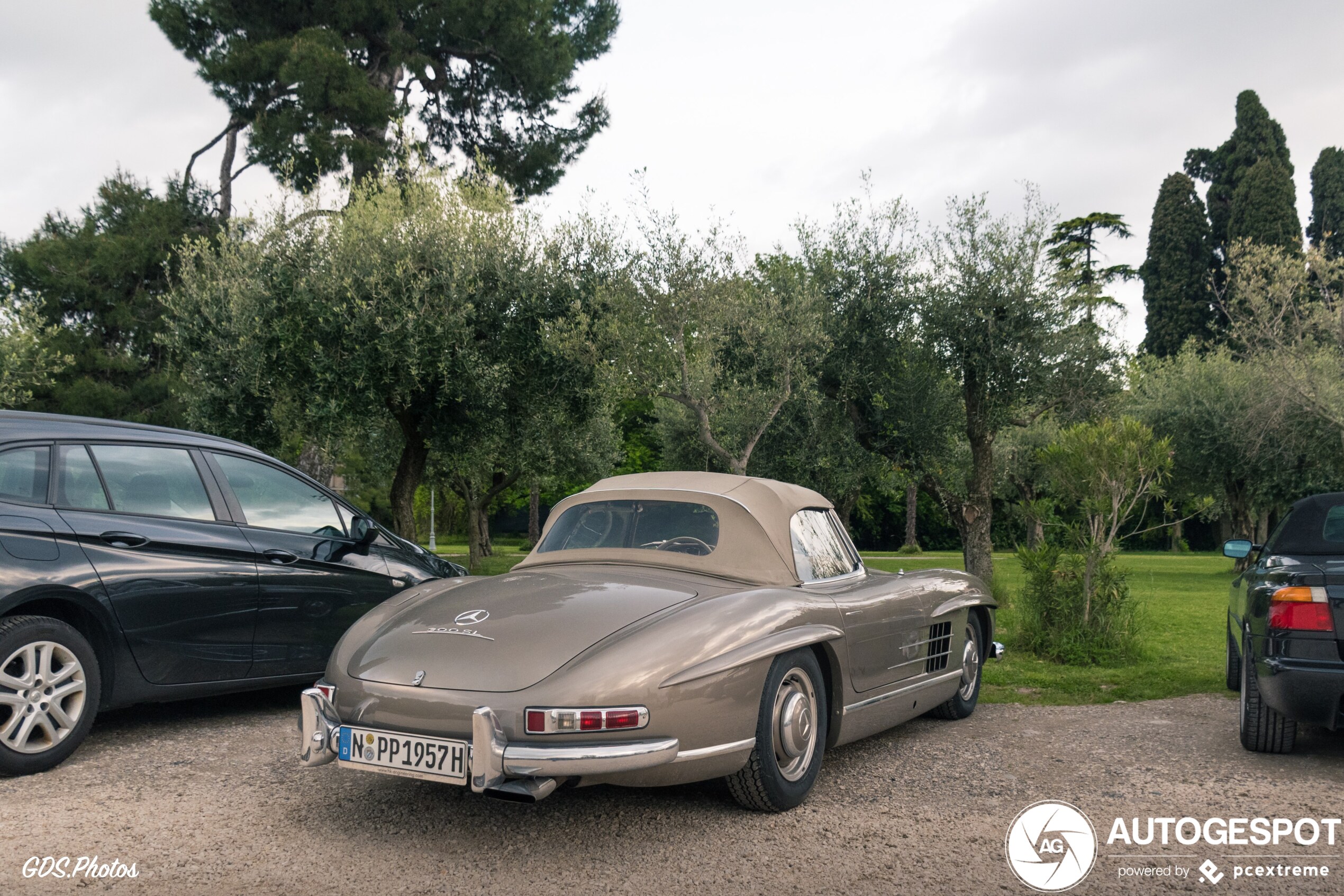 Bestaat er een beter decor voor de Mercedes-Benz 300 SL Roadster?