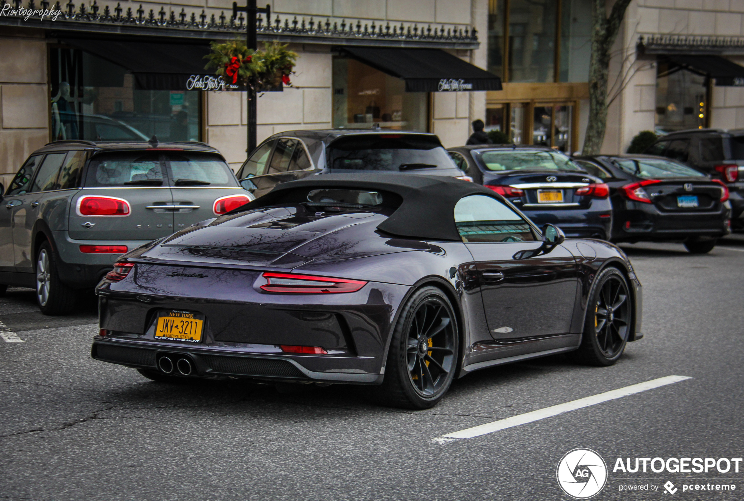 Fleur je dag op met een paarse Porsche 991 Speedster