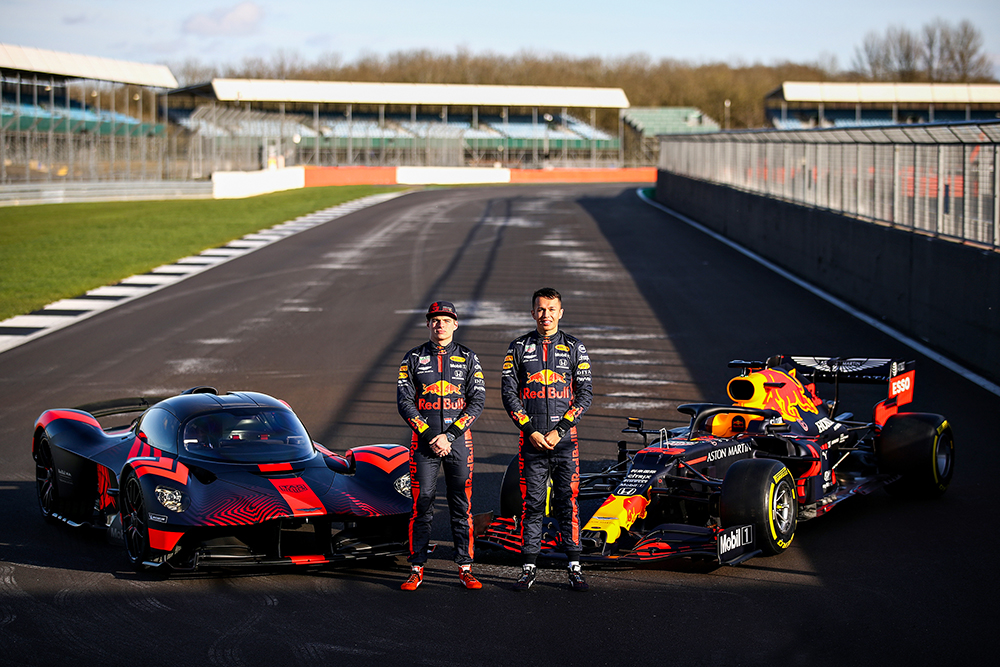 Aston Martin Valkyrie gets driven by Formula 1 Pros 