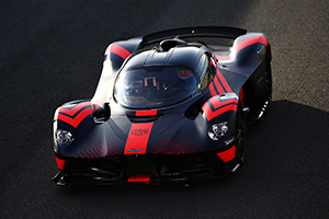 Aston Martin Valkyrie gets driven by Formula 1 Pros 
