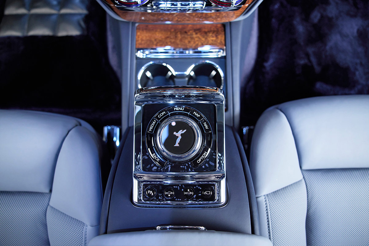 Rolls-Royce Koa Phantom is uitgevoerd met speciaal hout uit Hawaï