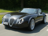 Wiesmann GT knalt met 200 kilometer per uur in vangrail