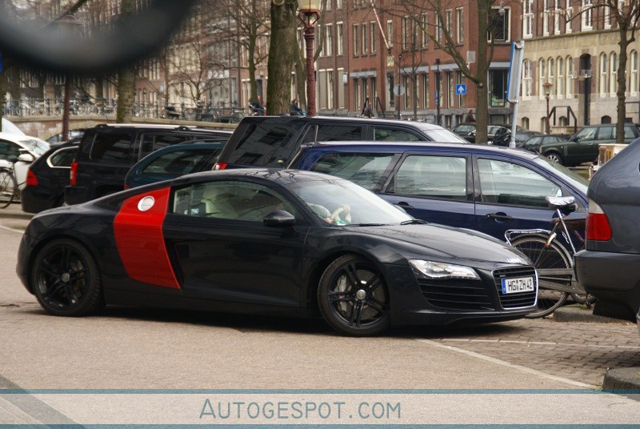 Gespot: bijzondere Audi R8 met rode sideblades