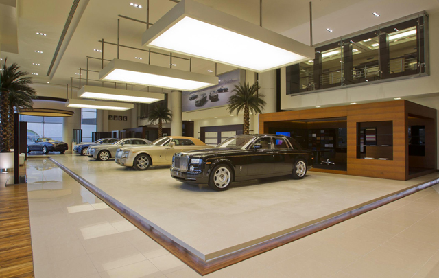 Rolls-Royce opent deuren grootste dealer in Abu Dhabi