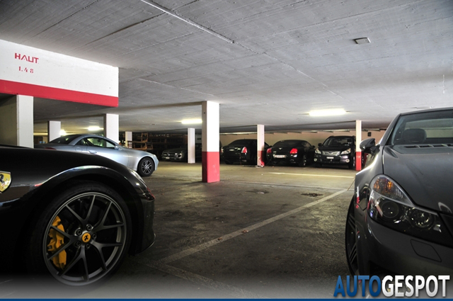 Gespot: Ferrari 599 GTO in garage vol spotwaardige auto's