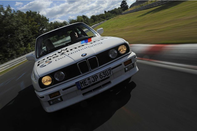 Terug in de tijd met de BMW E30 M3 Ring Taxi