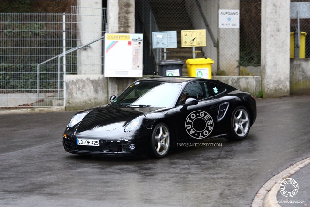 Spyshots: Porsche laat steeds meer zien van de 991