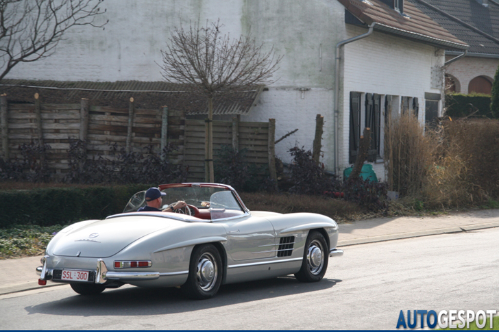 Jarige spot van de dag: Mercedes-Benz 300SL Roadster