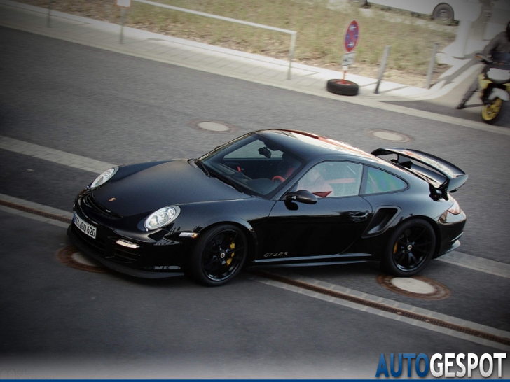 Alle kleuren van de regenboog: Porsche 997 GT2 RS 