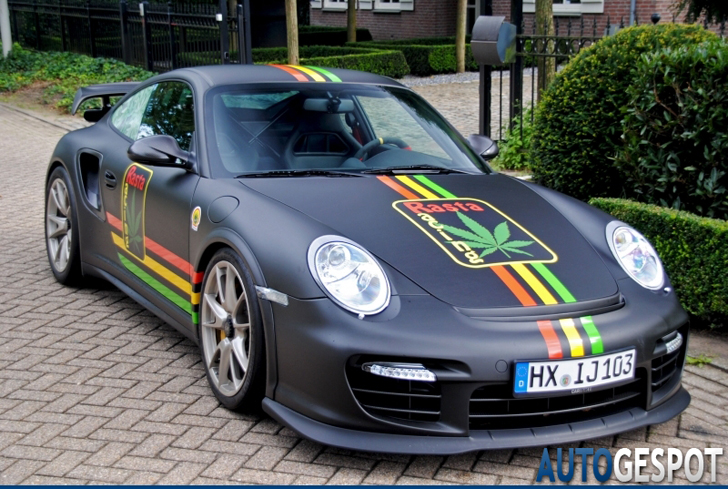 Alle kleuren van de regenboog: Porsche 997 GT2 RS 