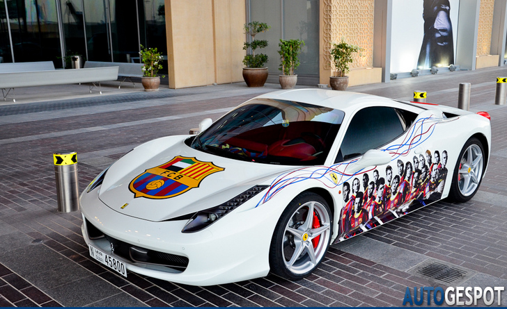Strange sighting: Ferrari 458 Italia in FC Barcelona-outfit!