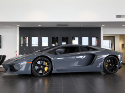 Bij de dealer: Lamborghini Aventador LP700-4 in Grigio Telesto 