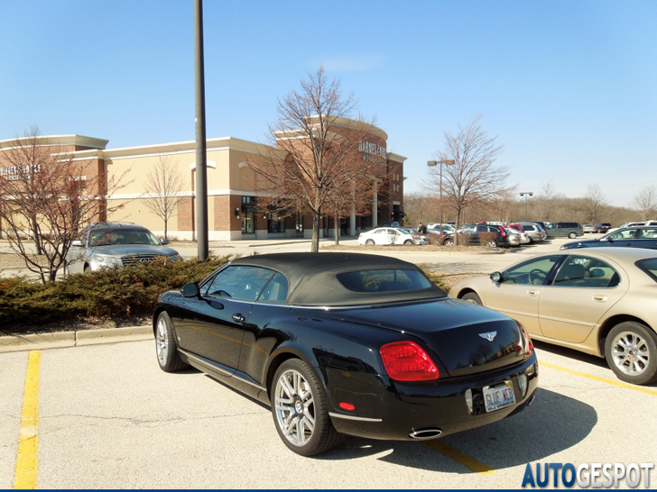 Alleen te spotten in de States: Bentley Continental GTC 80-11  
