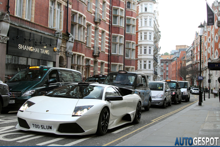 Strange sighting: Lamborghini met kristallen in het interieur