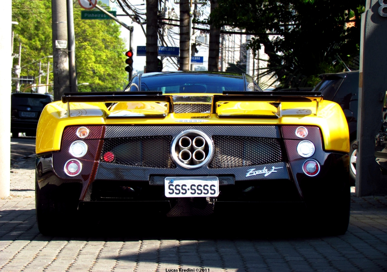 Gespot bij de dealer: Pagani Zonda F Clubsport in São Paulo
