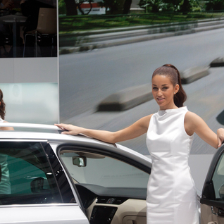 Genève 2013: Beursbabes!