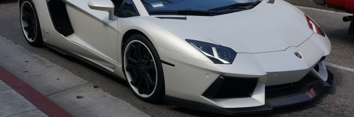 Supercars avvistate nella celebre via dello shopping "Rodeo Drive"