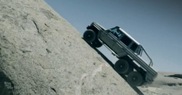 Mercedes-Benz' meest absurde AMG schittert in krachtig filmpje