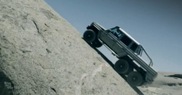 Mercedes-Benz' meest absurde AMG schittert in krachtig filmpje