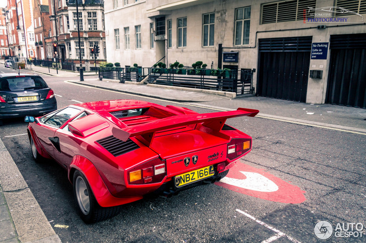 Heerlijk strakke platen van een Lamborghini Countach 5000 S 