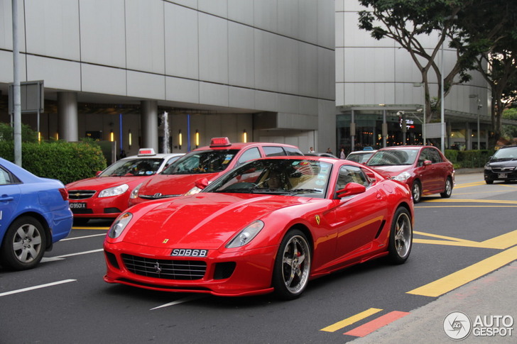 Ferrari 599 GTB Fiorano Novitec Rosso blijft dik
