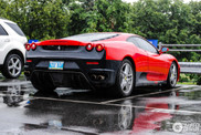 Rarísima matricula avistada en un rarísimo Ferrari F430.