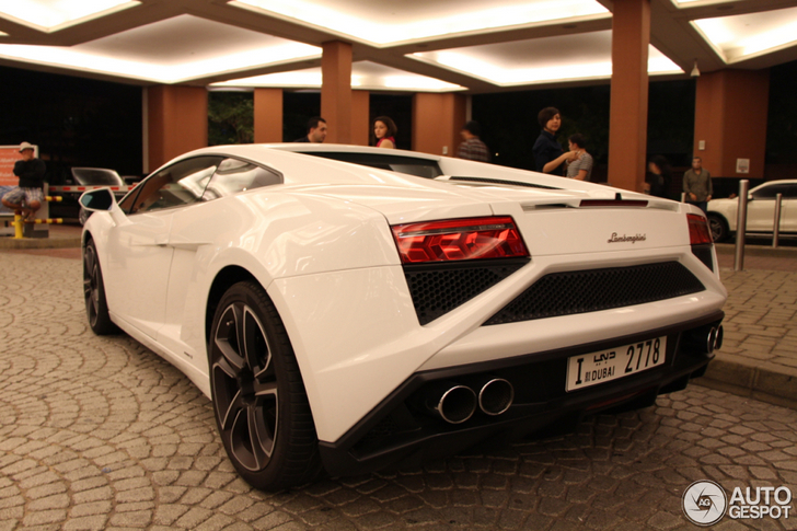 Mooi uitgevoerde witte Lamborghini Gallardo LP560-4 2013 gespot