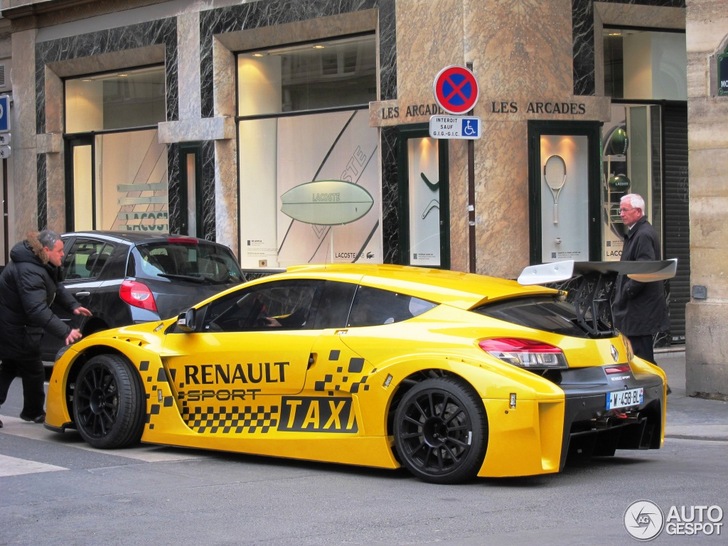 Une Renault Mégane Trophy spottée à Paris