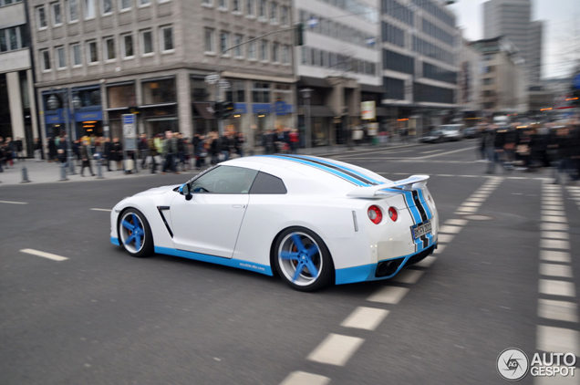 Nissan GT-R trekt de aandacht op de Königsallee