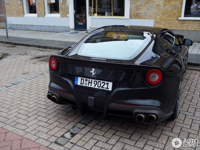Spot van de dag: Ferrari F12berlinetta