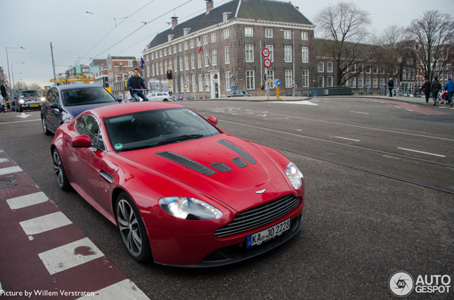 Spot van de dag: Aston Martin V12 Vantage 