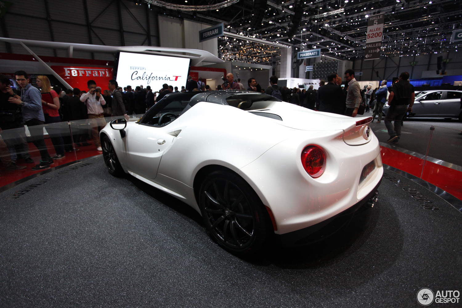 Genève 2014: Alfa Romeo 4C Spyder