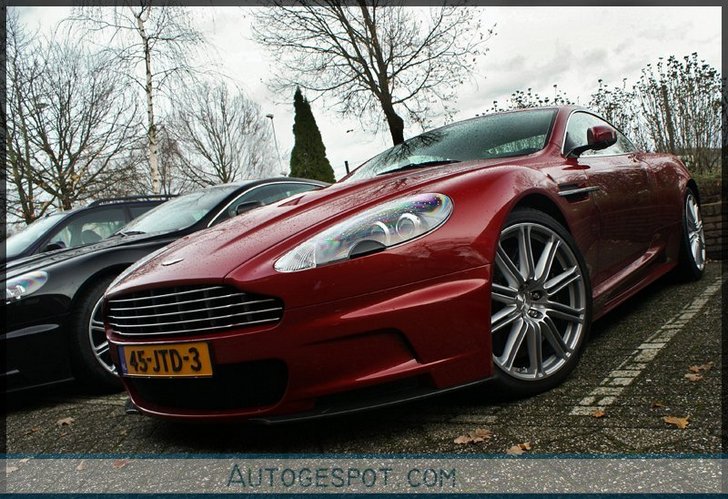Valt Aston Martin in handen van Mercedes-Benz?