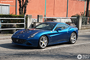 Spottée: Ferrari California T dans le nouveau bleu!