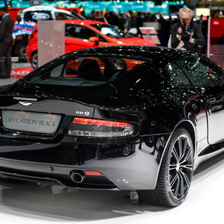 Genève 2014: Aston Martin DB9 Carbon Black & White